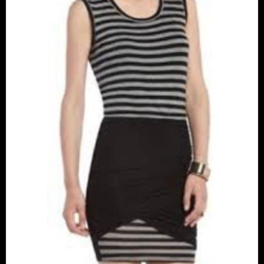 BCBGMAXAZRIA Women's M Black Striped Ruched Asymmetric Dress